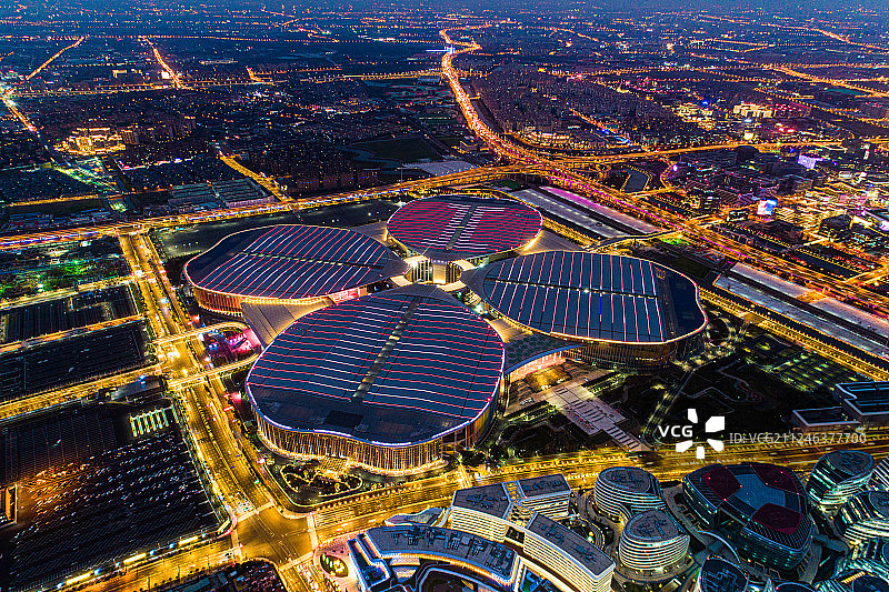 进搏会场馆四叶草航拍图片素材