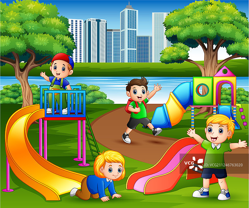 快乐儿童在学校操场玩耍图片素材