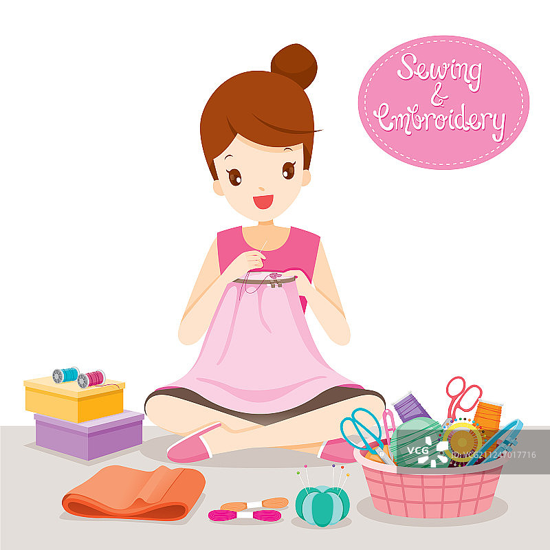 在绣花绷上手工缝制衣服的女人图片素材