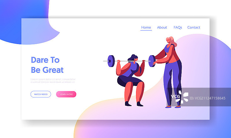 女子在健身房教练的帮助下进行负重深蹲图片素材