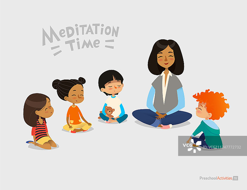 幼儿园女老师和孩子们坐着图片素材