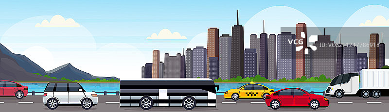 行驶在沥青公路上的汽车与客车图片素材