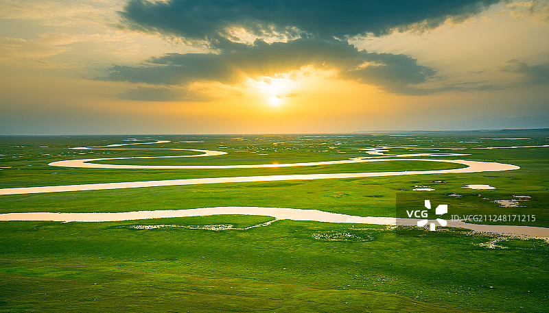 新疆巴音布鲁克九曲十八弯图片素材