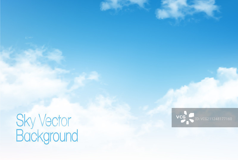 通透云朵下的蓝色天空全景图片素材