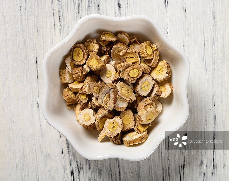 影棚拍摄中药板蓝根垂直角度特写图片素材