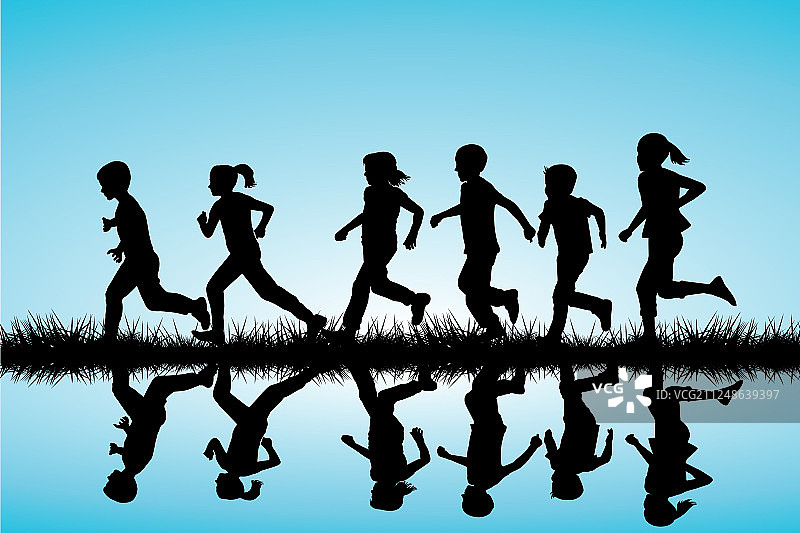 户外奔跑的儿童剪影图片素材