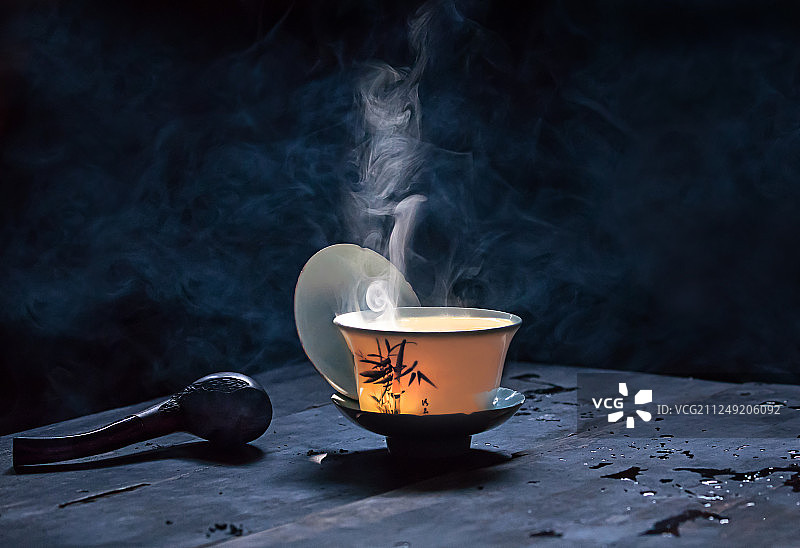 一盏冒热气的茶图片素材