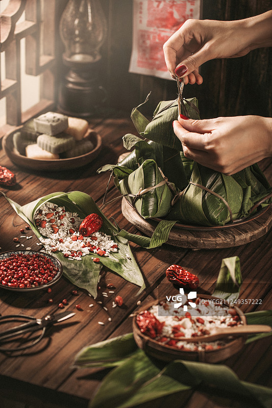 端午节包粽子图片素材