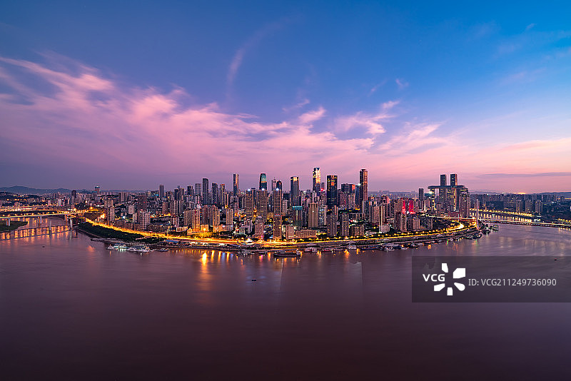 朝霞下的重庆渝中半岛图片素材