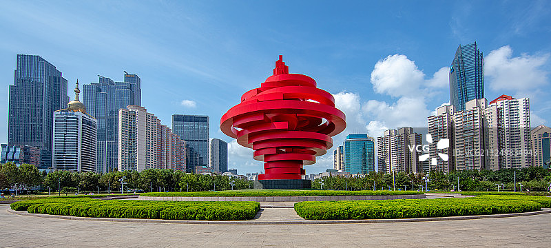 青岛五四广场五月风雕塑图片素材