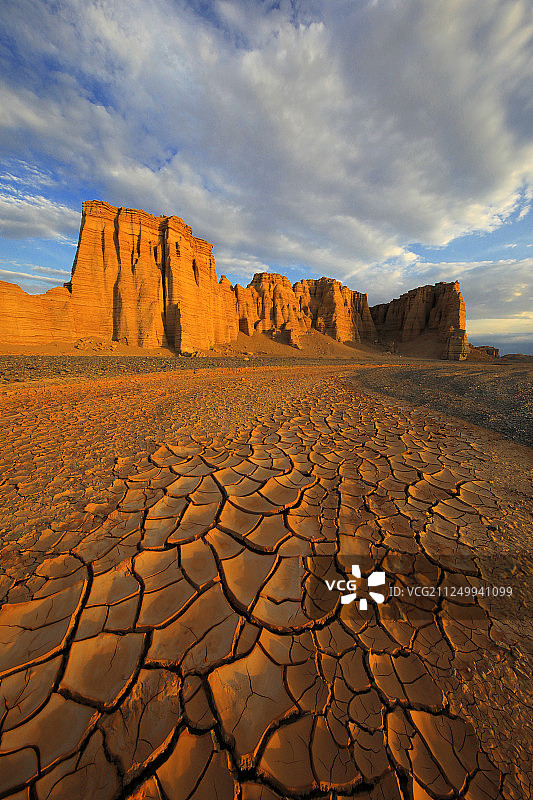 龟裂的大地图片素材