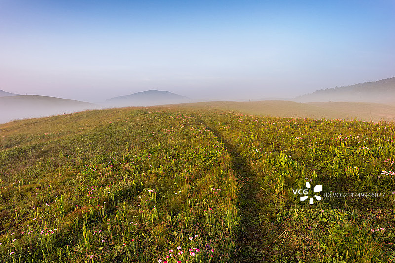 山西晋城圣王坪高山草原日出图片素材
