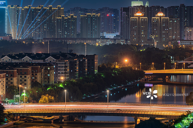 亚洲中国河南省郑州市郑东新区CBD城市风光夜景图片素材