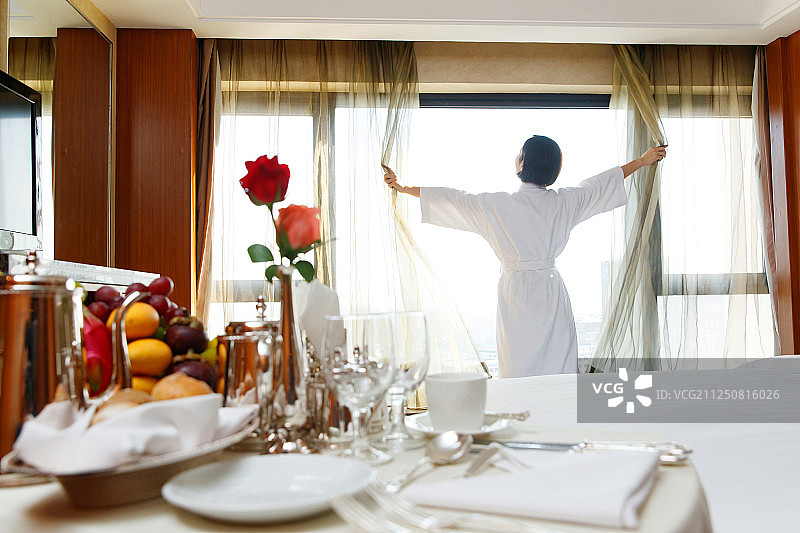 酒店房间里的食品图片素材