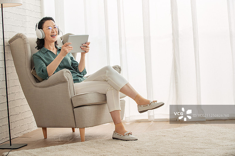 老年人用平板电脑图片素材