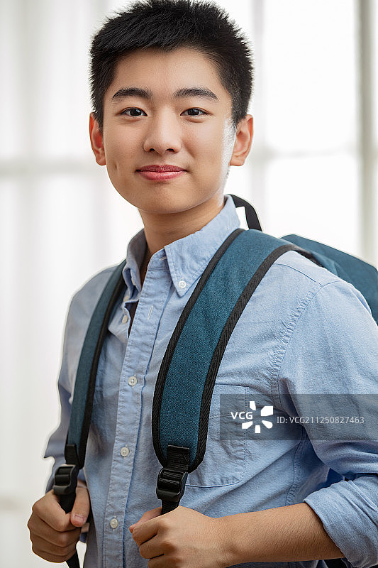 高中生肖像图片素材