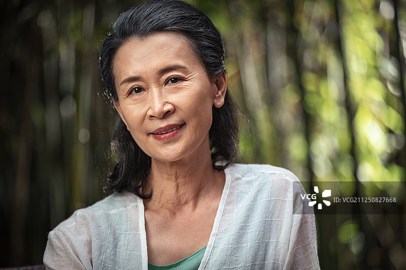 优雅的老人图片素材