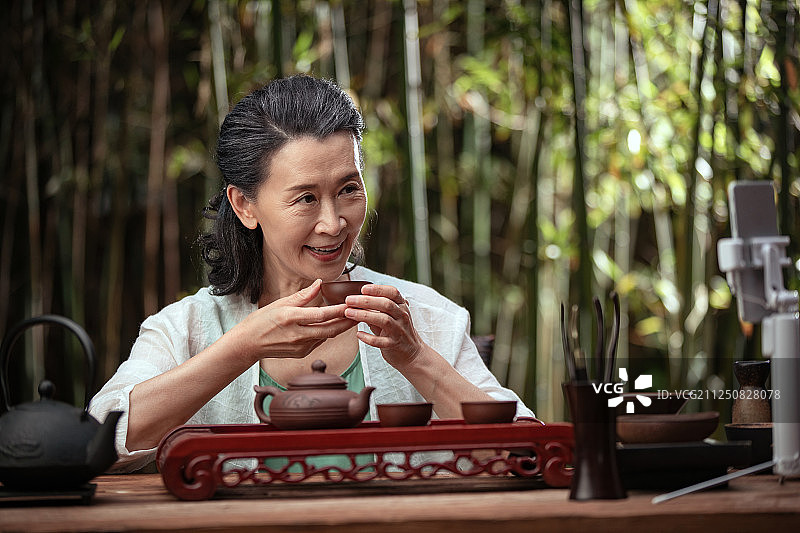 老年人在线直播茶艺图片素材