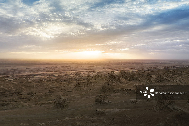 雅丹日落图片素材