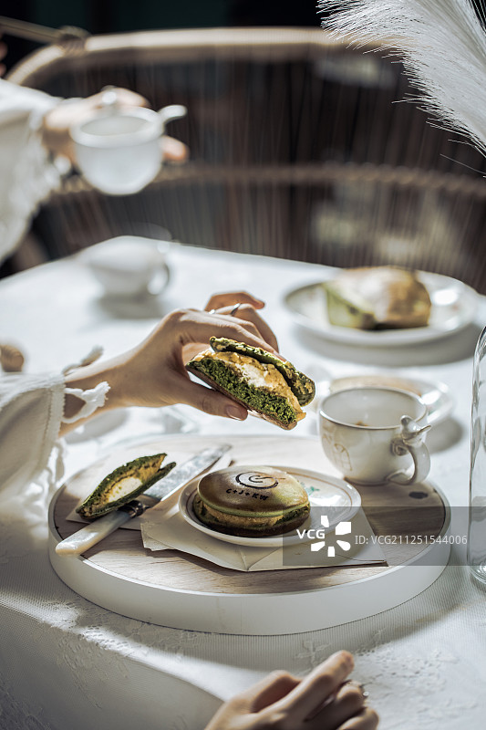 抹茶栗蓉铜锣烧图片素材