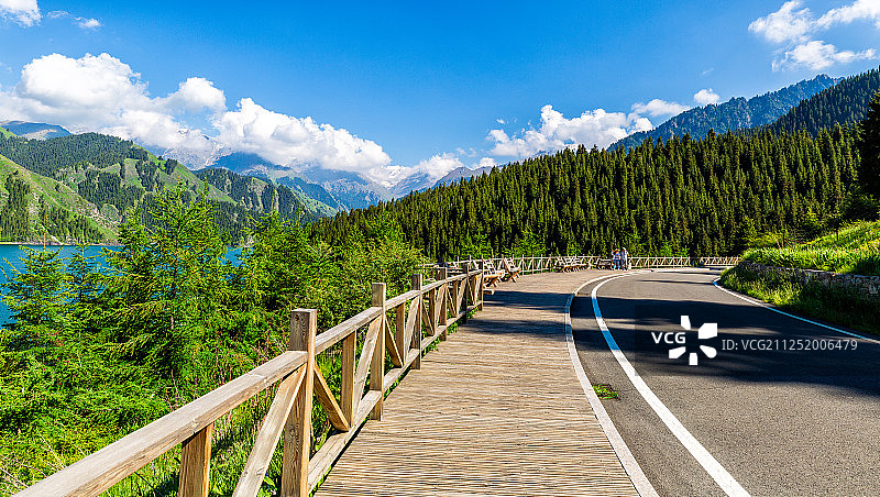 新疆天山图片素材