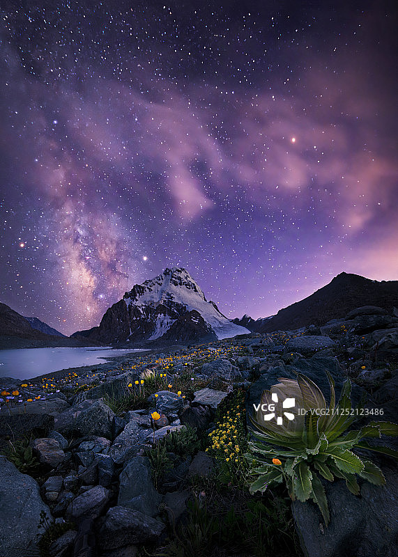 博格达之夜自然风光图片素材