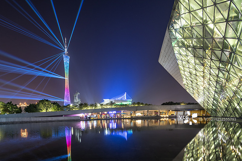 广州歌剧院与广州塔灯光秀图片素材