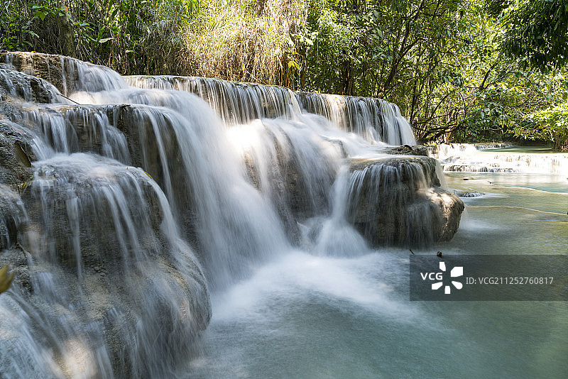 老挝琅勃拉邦光西瀑布图片素材