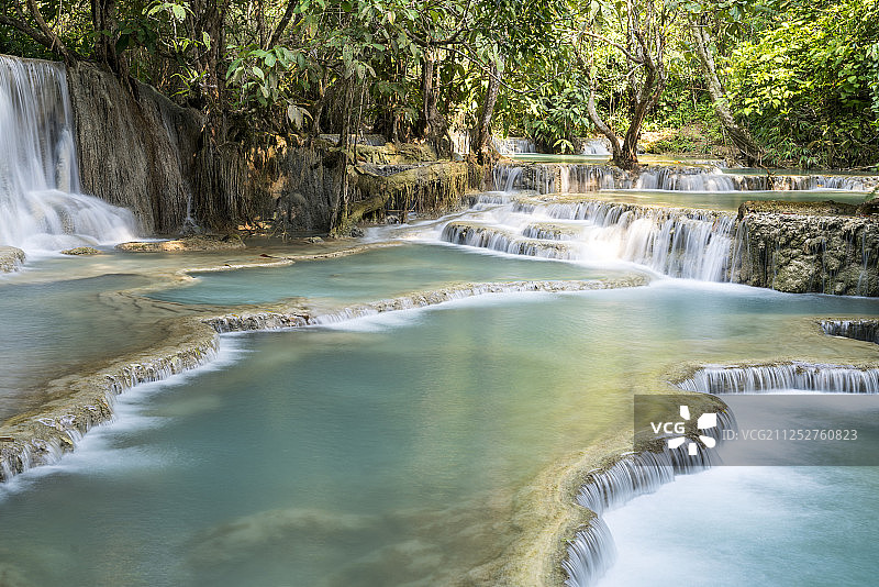 老挝琅勃拉邦光西瀑布图片素材