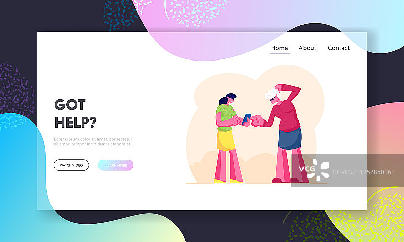 奶奶学习使用智能手机或手机图片素材