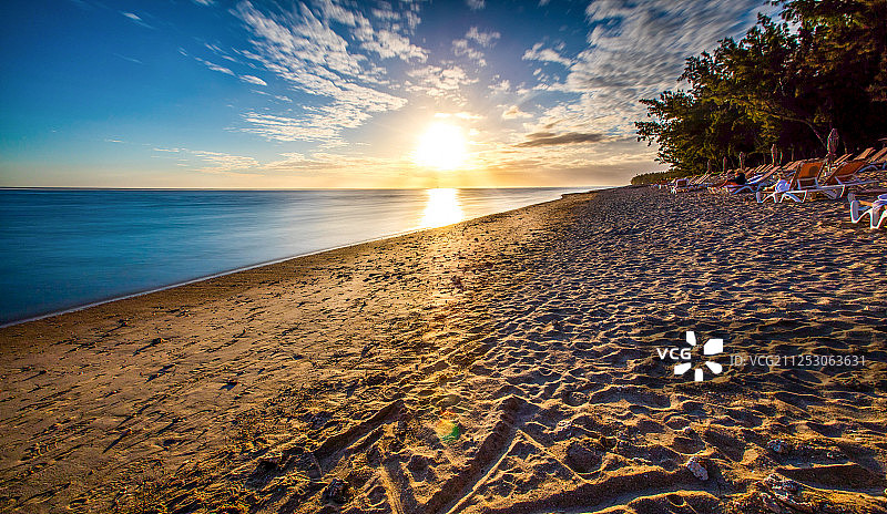 非洲法属留尼旺岛海滩日落风光图片素材