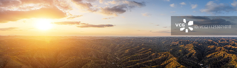 黄土高原日出图片素材