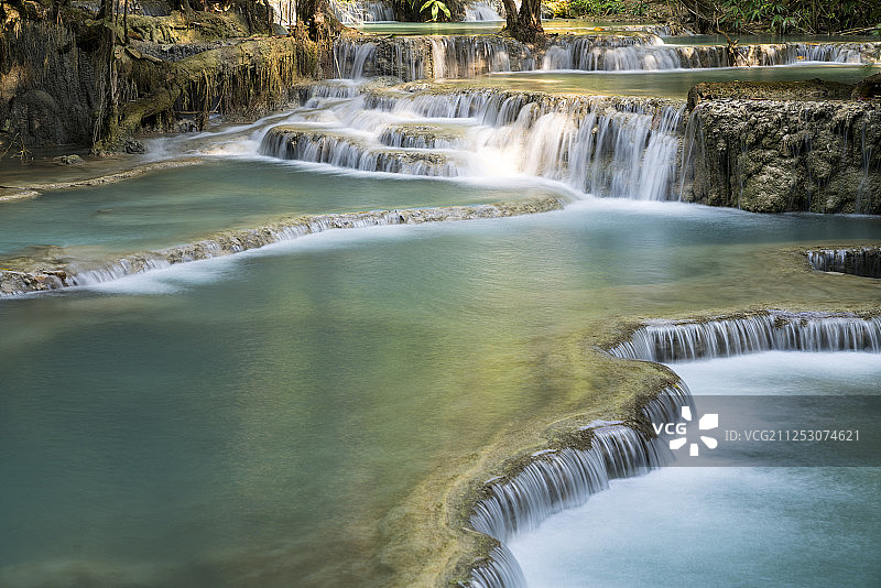 老挝琅勃拉邦光西瀑布图片素材