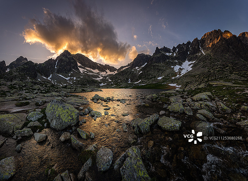 斯洛伐克普雷绍夫地区高塔特拉山的黄昏图片素材