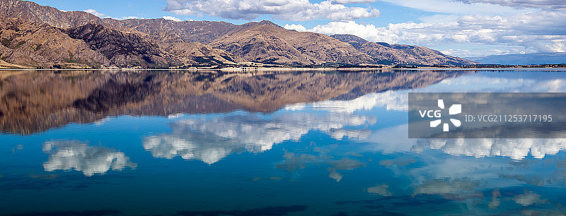 哈威亚湖全景图片素材