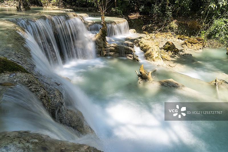 老挝琅勃拉邦光西瀑布图片素材
