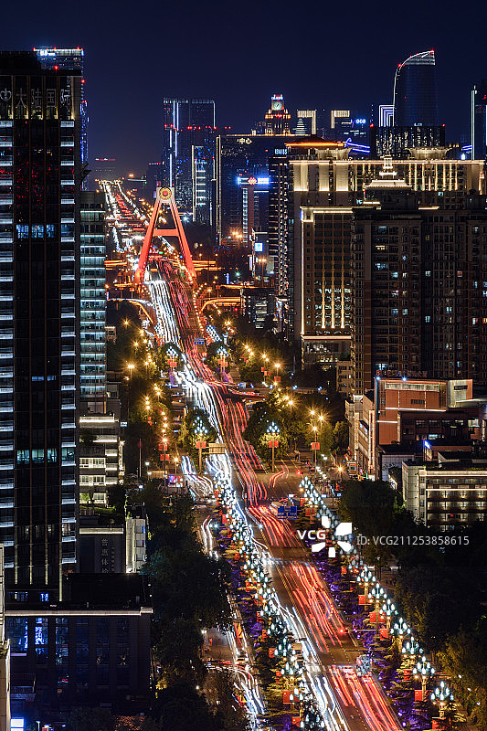 国庆节夜晚的成都人民南路天府立交图片素材
