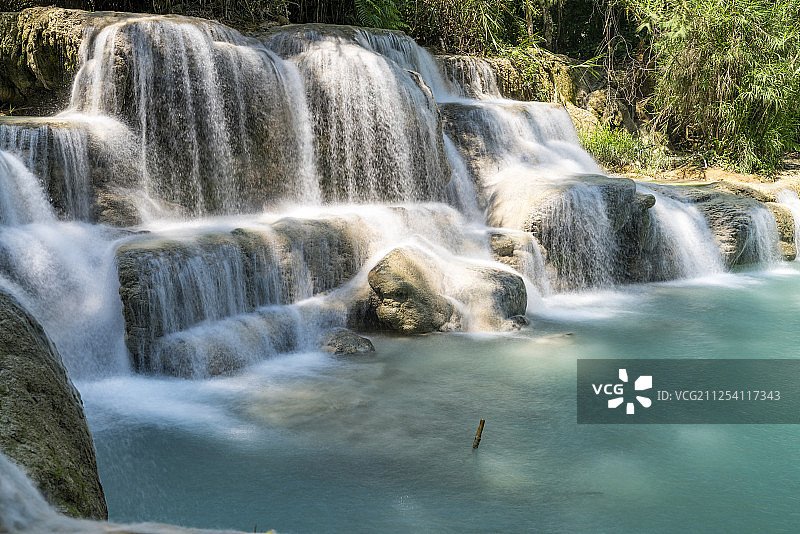 老挝琅勃拉邦光西瀑布图片素材