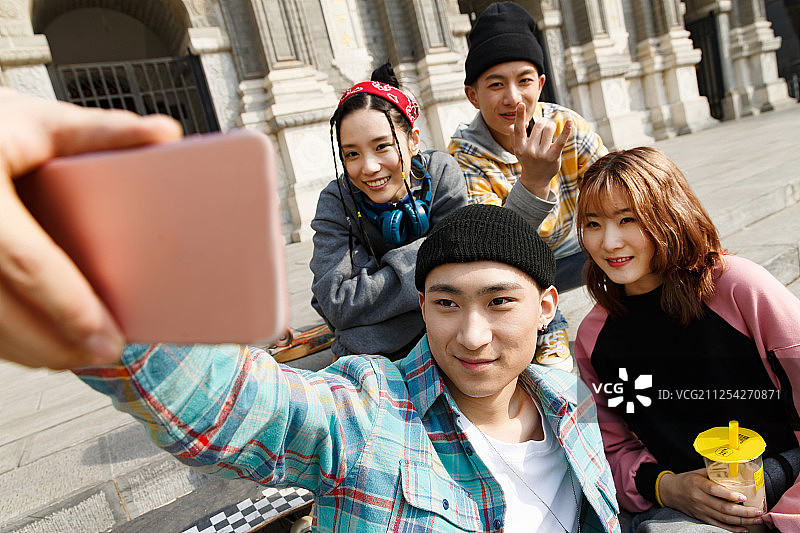 快乐的年轻人图片素材