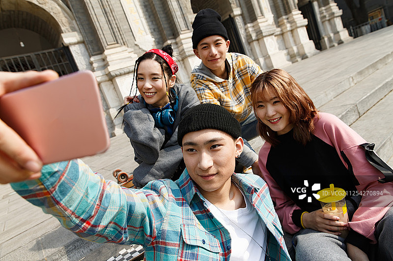 快乐的年轻人图片素材