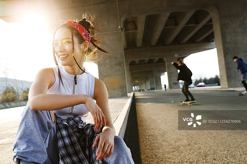快乐的青年女人图片素材