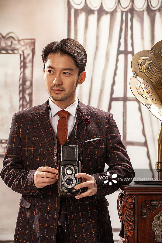 青年男人复古照图片素材