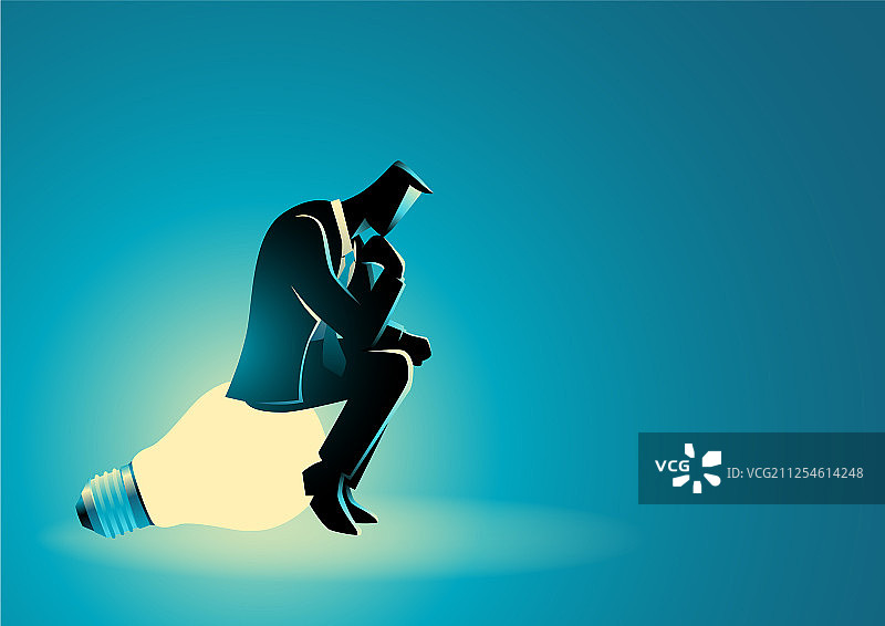 坐在灯泡上思考的商人图片素材