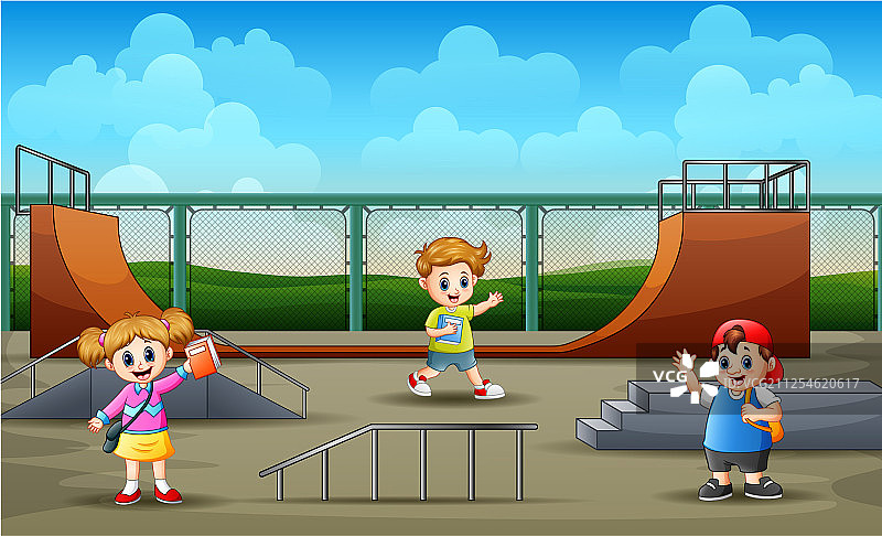 滑板公园背景下的儿童学习小组图片素材