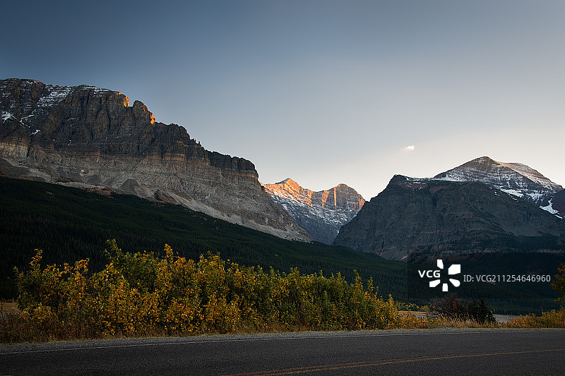 美国蒙大拿州冰川国家公园山区景观图片素材