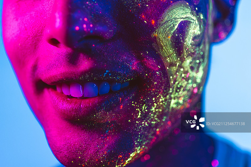 面部荧光彩绘时尚模特图片素材