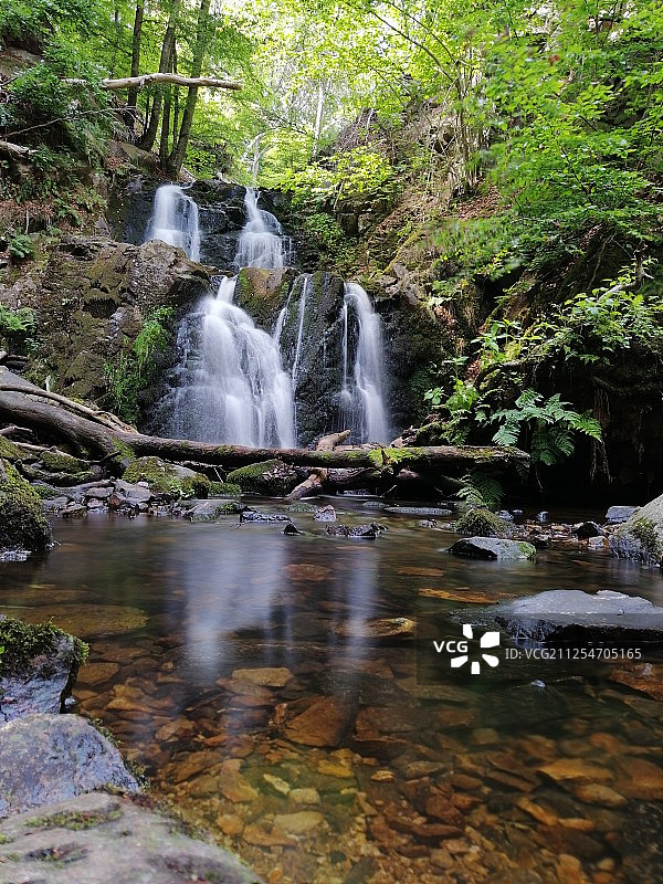 瑞典斯科讷县德格贝加森林瀑布景观图片素材