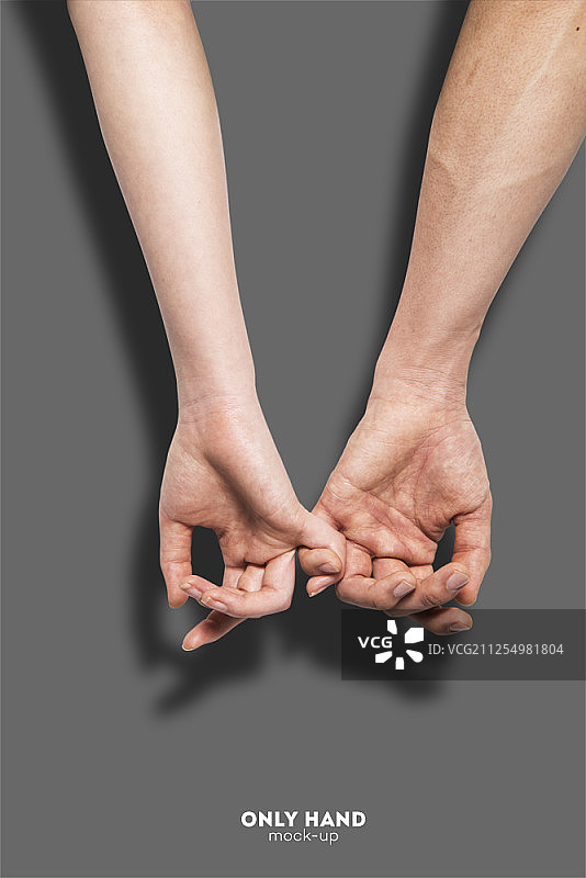 牵手，灰色背景，已隔离图片素材