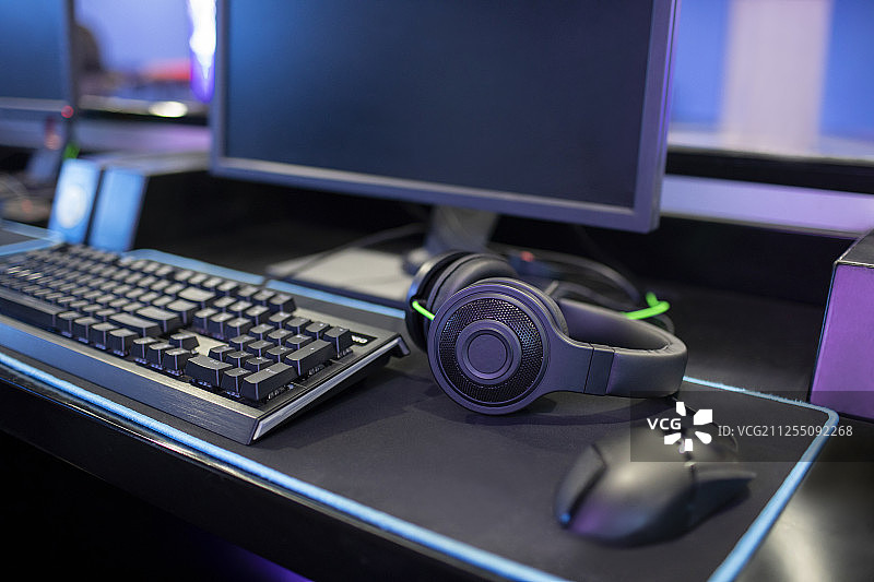 电竞馆里的电脑图片素材