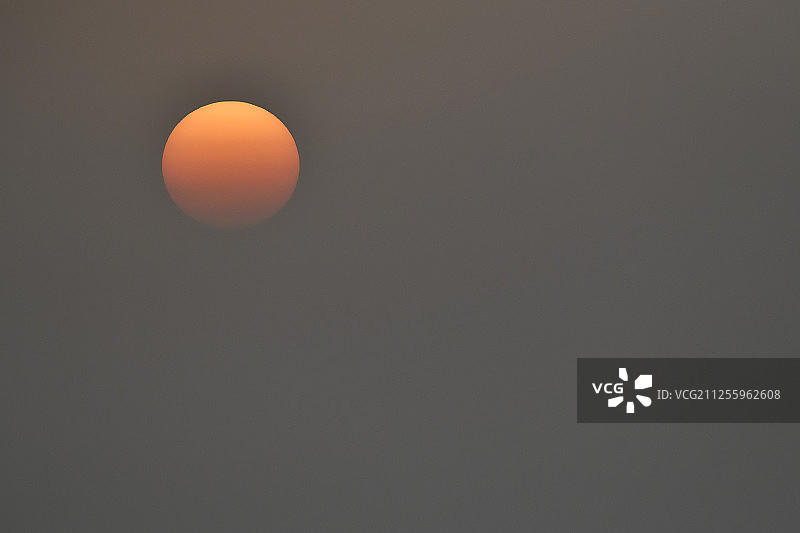 中国湖北石首天鹅洲麋鹿国家级自然保护区日落图片素材